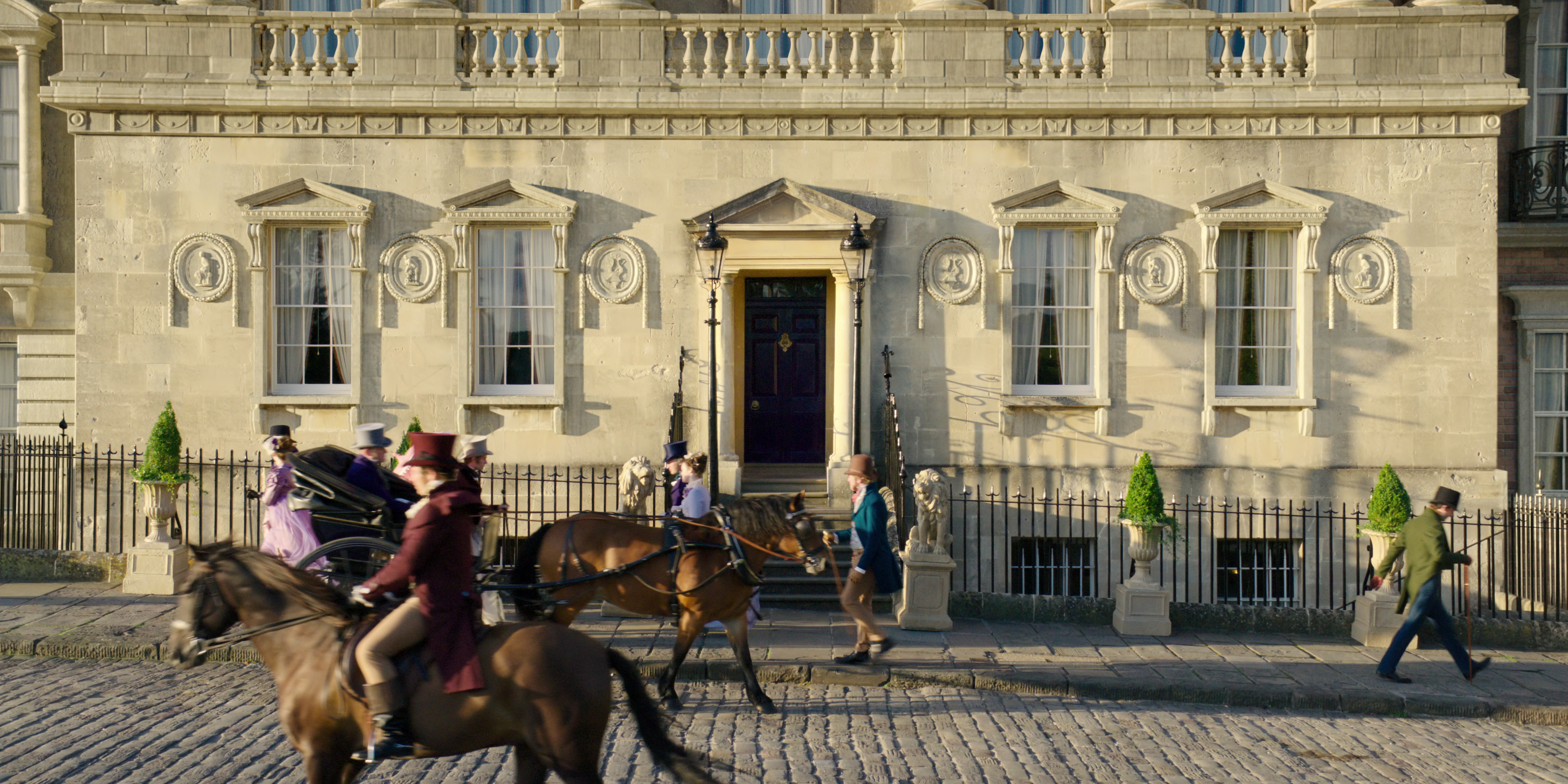 Bridgerton Filming at 1 Royal Crescent, ©Netflix 2020