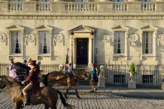 Bridgerton Filming at 1 Royal Crescent, ©Netflix 2020